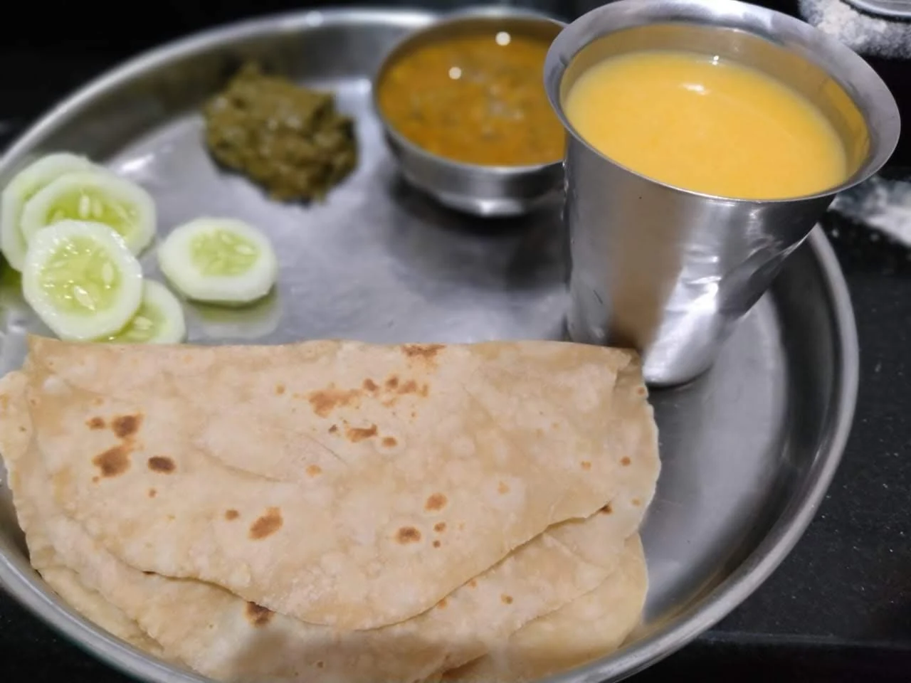भारतीय नाश्ते की थाली
